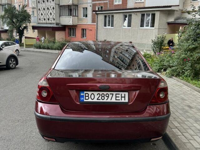 Красный Форд Мондео, объемом двигателя 1.8 л и пробегом 330 тыс. км за 3150 $, фото 4 на Automoto.ua