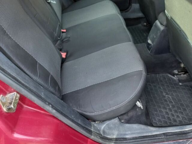 Красный Форд Мондео, объемом двигателя 1.8 л и пробегом 1 тыс. км за 1700 $, фото 3 на Automoto.ua