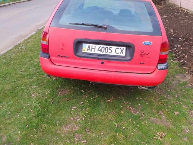 Красный Форд Мондео, объемом двигателя 1.8 л и пробегом 256 тыс. км за 800 $, фото 7 на Automoto.ua