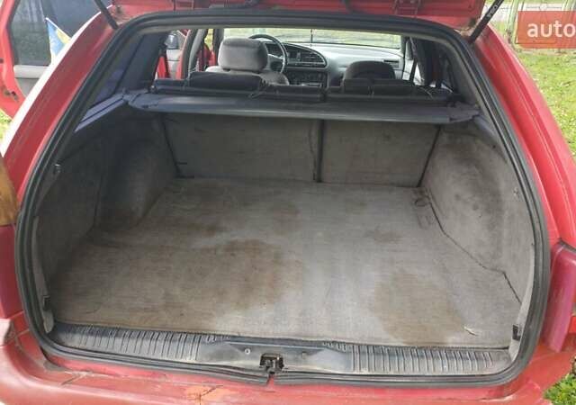 Красный Форд Мондео, объемом двигателя 1.8 л и пробегом 430 тыс. км за 900 $, фото 2 на Automoto.ua