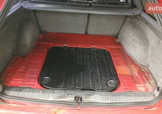 Красный Форд Мондео, объемом двигателя 1.8 л и пробегом 430 тыс. км за 900 $, фото 7 на Automoto.ua