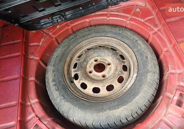 Красный Форд Мондео, объемом двигателя 1.8 л и пробегом 430 тыс. км за 900 $, фото 6 на Automoto.ua