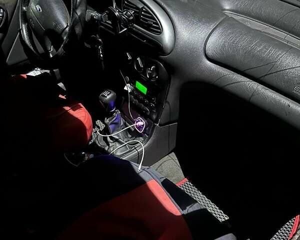 Червоний Форд Мондео, об'ємом двигуна 1.8 л та пробігом 370 тис. км за 2200 $, фото 4 на Automoto.ua