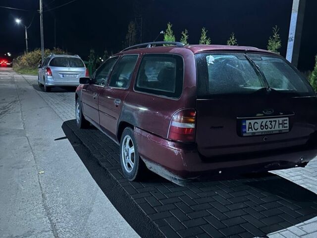 Красный Форд Мондео, объемом двигателя 1.8 л и пробегом 370 тыс. км за 2200 $, фото 2 на Automoto.ua