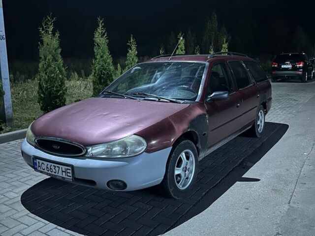 Красный Форд Мондео, объемом двигателя 1.8 л и пробегом 370 тыс. км за 2200 $, фото 1 на Automoto.ua