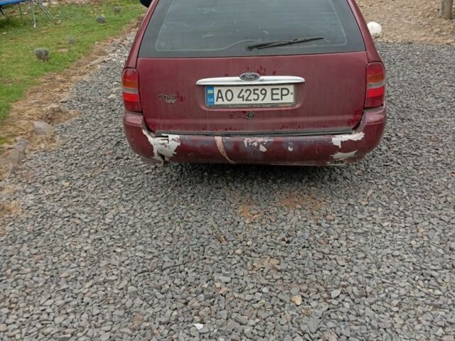 Форд Мондео 1998 в Мукачеве на Automoto.ua Красный Форд Мондео, объемом двигателя 2 л и пробегом 386 тыс. км за 800 $, фото 3 на Automoto.ua