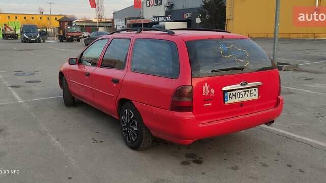 Красный Форд Мондео, объемом двигателя 1.8 л и пробегом 370 тыс. км за 1900 $, фото 3 на Automoto.ua