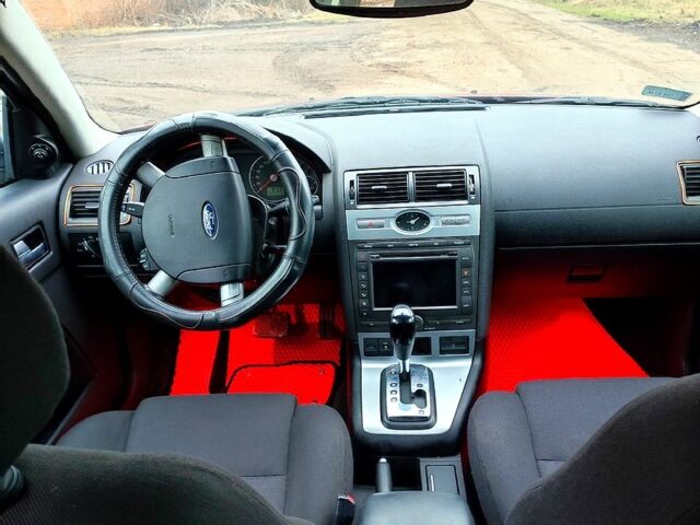 Червоний Форд Мондео, об'ємом двигуна 2 л та пробігом 280 тис. км за 4500 $, фото 8 на Automoto.ua