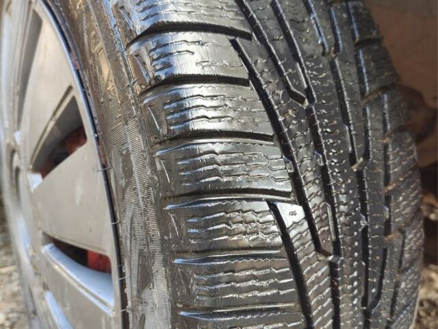 Красный Форд Мондео, объемом двигателя 2 л и пробегом 285 тыс. км за 3200 $, фото 2 на Automoto.ua