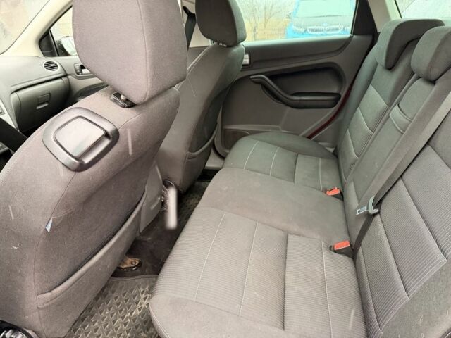 Червоний Форд Мондео, об'ємом двигуна 1.6 л та пробігом 200 тис. км за 2550 $, фото 12 на Automoto.ua