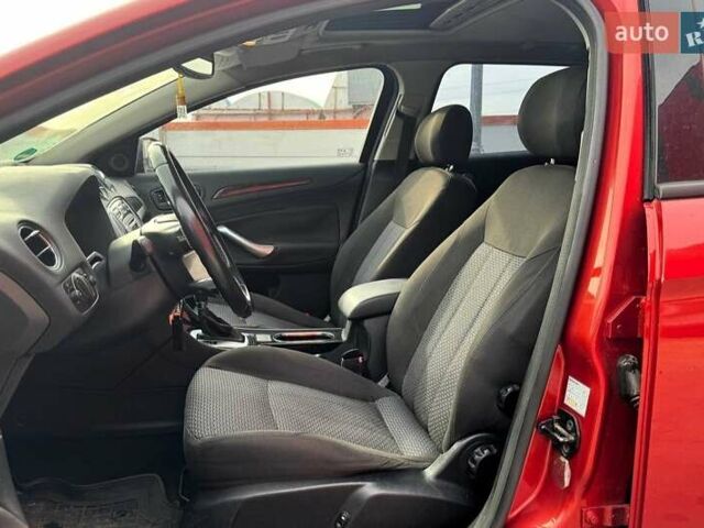 Красный Форд Мондео, объемом двигателя 2 л и пробегом 266 тыс. км за 5790 $, фото 8 на Automoto.ua