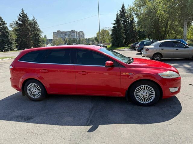 Красный Форд Мондео, объемом двигателя 1.8 л и пробегом 307 тыс. км за 5800 $, фото 3 на Automoto.ua