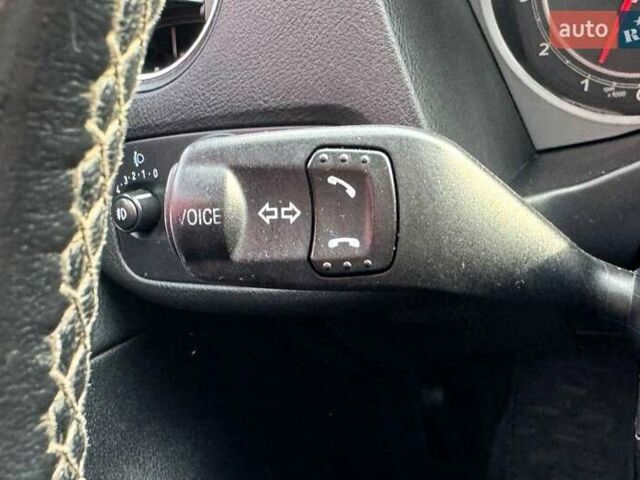 Красный Форд Мондео, объемом двигателя 2 л и пробегом 266 тыс. км за 5990 $, фото 18 на Automoto.ua