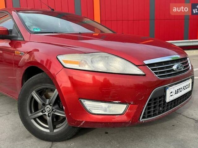 Красный Форд Мондео, объемом двигателя 2 л и пробегом 266 тыс. км за 5990 $, фото 1 на Automoto.ua