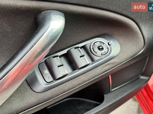 Красный Форд Мондео, объемом двигателя 2 л и пробегом 266 тыс. км за 5990 $, фото 15 на Automoto.ua