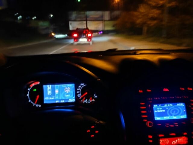 Червоний Форд Мондео, об'ємом двигуна 2 л та пробігом 300 тис. км за 5999 $, фото 12 на Automoto.ua