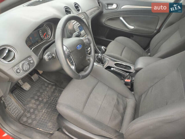 Красный Форд Мондео, объемом двигателя 2 л и пробегом 470 тыс. км за 5999 $, фото 17 на Automoto.ua