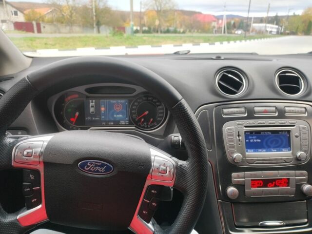 Червоний Форд Мондео, об'ємом двигуна 2 л та пробігом 300 тис. км за 5999 $, фото 18 на Automoto.ua