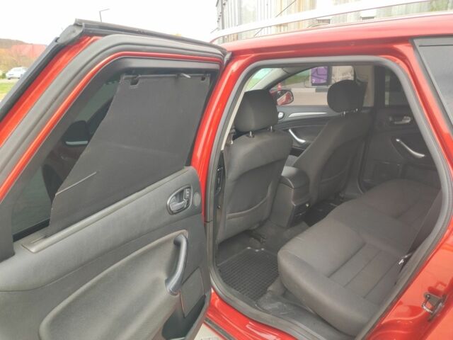 Червоний Форд Мондео, об'ємом двигуна 2 л та пробігом 300 тис. км за 5999 $, фото 19 на Automoto.ua