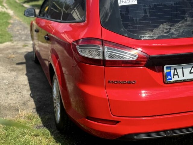 Красный Форд Мондео, объемом двигателя 2 л и пробегом 212 тыс. км за 6500 $, фото 4 на Automoto.ua