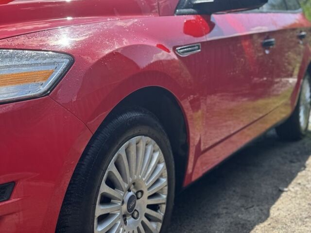 Красный Форд Мондео, объемом двигателя 2 л и пробегом 212 тыс. км за 6500 $, фото 5 на Automoto.ua