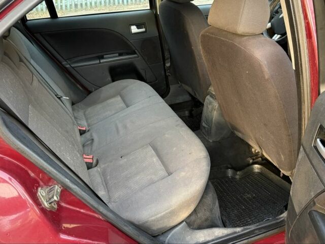 Красный Форд Мондео, объемом двигателя 2 л и пробегом 280 тыс. км за 1450 $, фото 7 на Automoto.ua