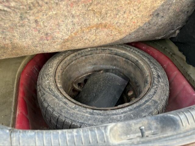 Красный Форд Мондео, объемом двигателя 2 л и пробегом 280 тыс. км за 1450 $, фото 8 на Automoto.ua