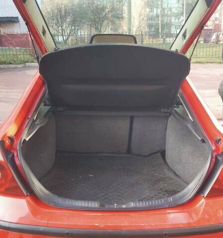 Червоний Форд Мондео, об'ємом двигуна 2 л та пробігом 314 тис. км за 4000 $, фото 5 на Automoto.ua