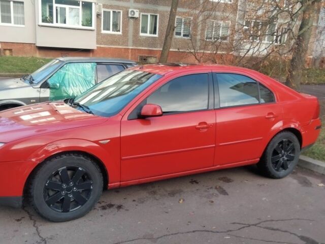 Красный Форд Мондео, объемом двигателя 2 л и пробегом 314 тыс. км за 3972 $, фото 3 на Automoto.ua