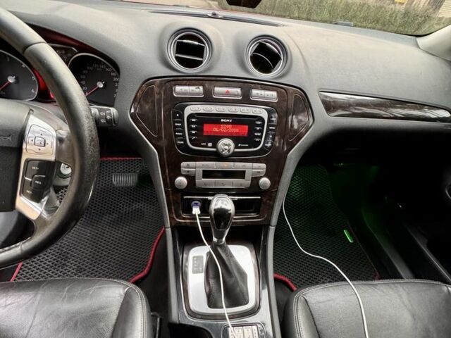 Форд Мондео 2008 в Днепре (Днепропетровске) на Automoto.ua Красный Форд Мондео, объемом двигателя 2 л и пробегом 307 тыс. км за 6700 $, фото 11 на Automoto.ua