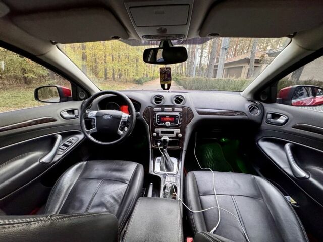 Форд Мондео 2008 в Днепре (Днепропетровске) на Automoto.ua Красный Форд Мондео, объемом двигателя 2 л и пробегом 307 тыс. км за 6700 $, фото 8 на Automoto.ua