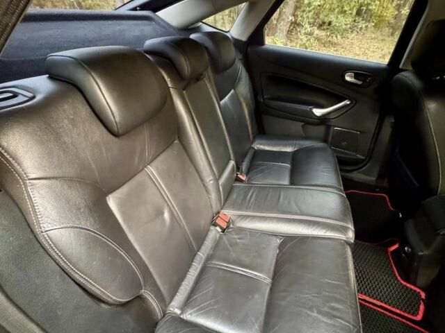 Форд Мондео 2008 в Днепре (Днепропетровске) на Automoto.ua Красный Форд Мондео, объемом двигателя 2 л и пробегом 307 тыс. км за 6700 $, фото 7 на Automoto.ua