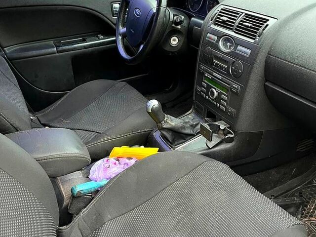 Форд Мондео, объемом двигателя 1.8 л и пробегом 241 тыс. км за 3699 $, фото 3 на Automoto.ua