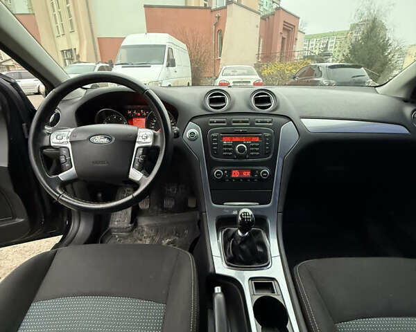 Форд Мондео, объемом двигателя 1.6 л и пробегом 190 тыс. км за 7400 $, фото 11 на Automoto.ua