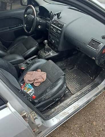 Форд Мондео, об'ємом двигуна 2.2 л та пробігом 290 тис. км за 2200 $, фото 3 на Automoto.ua