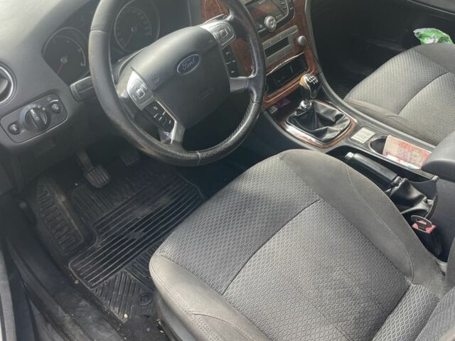 Форд Мондео, объемом двигателя 2 л и пробегом 400 тыс. км за 4500 $, фото 4 на Automoto.ua