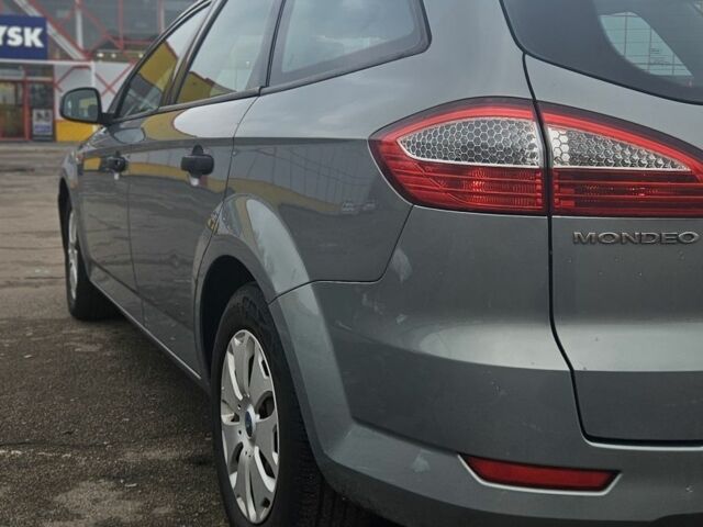 Форд Мондео, объемом двигателя 2 л и пробегом 425 тыс. км за 2757 $, фото 10 на Automoto.ua