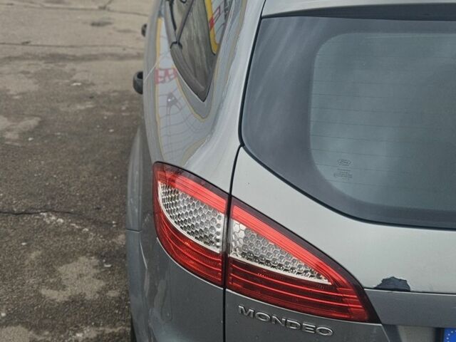 Форд Мондео, объемом двигателя 2 л и пробегом 325 тыс. км за 2757 $, фото 13 на Automoto.ua