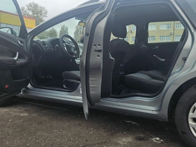 Форд Мондео, объемом двигателя 2 л и пробегом 325 тыс. км за 2757 $, фото 14 на Automoto.ua