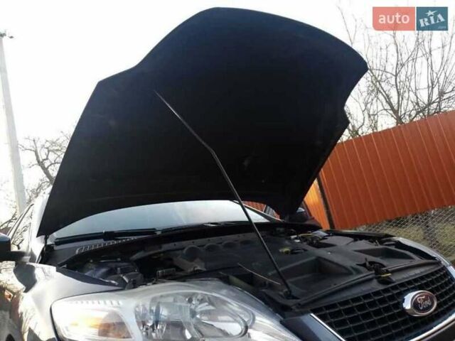 Форд Мондео, объемом двигателя 2 л и пробегом 186 тыс. км за 5700 $, фото 18 на Automoto.ua