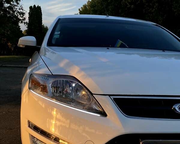 Форд Мондео, объемом двигателя 1.6 л и пробегом 200 тыс. км за 8000 $, фото 1 на Automoto.ua