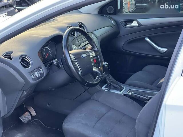 Форд Мондео, объемом двигателя 2 л и пробегом 154 тыс. км за 9500 $, фото 10 на Automoto.ua