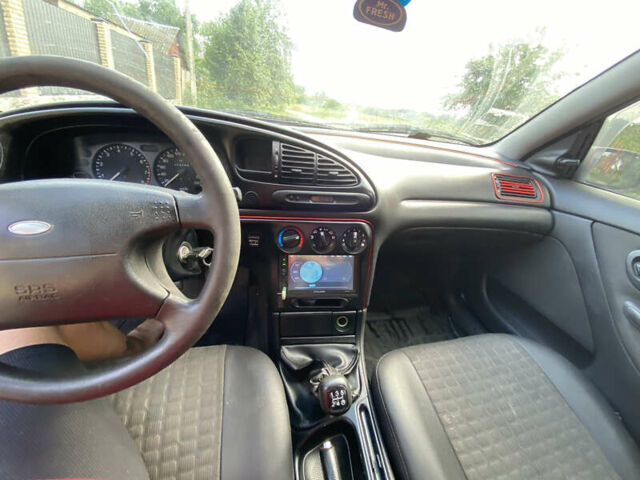 Форд Мондео, объемом двигателя 1.8 л и пробегом 274 тыс. км за 2700 $, фото 4 на Automoto.ua