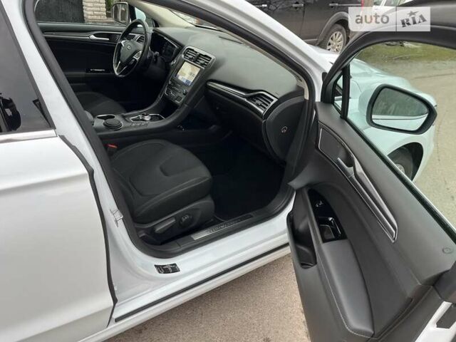 Форд Мондео, об'ємом двигуна 2 л та пробігом 181 тис. км за 18500 $, фото 13 на Automoto.ua