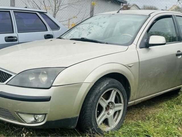 Желтый Форд Мондео, объемом двигателя 2 л и пробегом 390 тыс. км за 1999 $, фото 2 на Automoto.ua