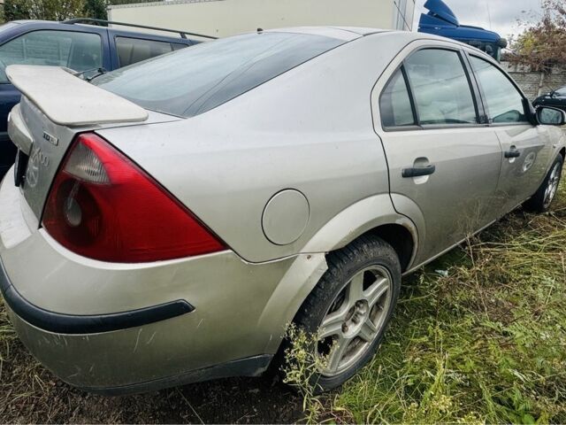 Желтый Форд Мондео, объемом двигателя 2 л и пробегом 390 тыс. км за 1999 $, фото 5 на Automoto.ua