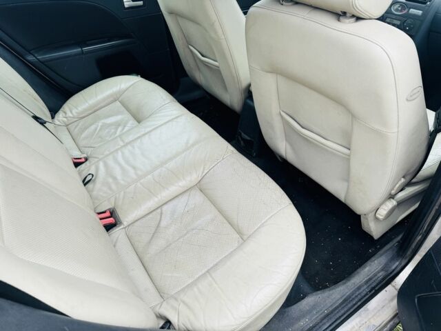 Желтый Форд Мондео, объемом двигателя 2 л и пробегом 390 тыс. км за 1999 $, фото 11 на Automoto.ua