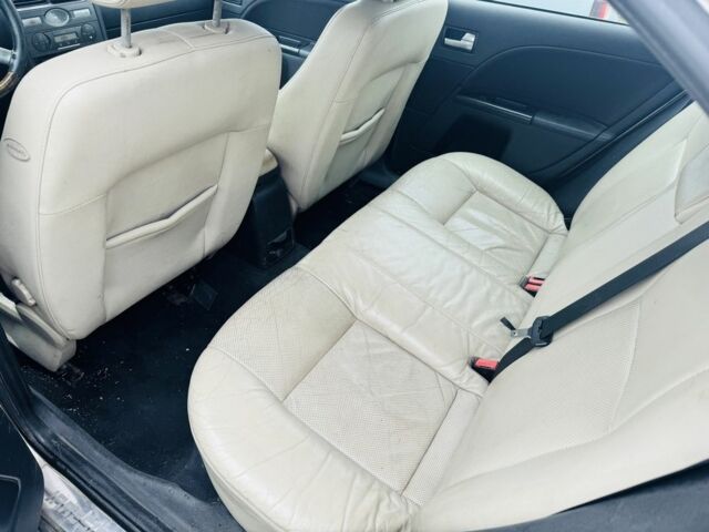 Желтый Форд Мондео, объемом двигателя 2 л и пробегом 390 тыс. км за 1999 $, фото 10 на Automoto.ua