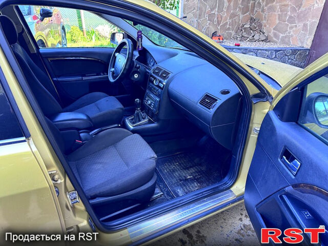 Жовтий Форд Мондео, об'ємом двигуна 1.8 л та пробігом 300 тис. км за 3000 $, фото 10 на Automoto.ua