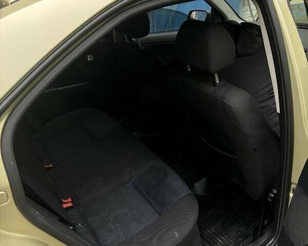 Желтый Форд Мондео, объемом двигателя 0 л и пробегом 249 тыс. км за 3200 $, фото 5 на Automoto.ua